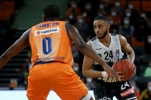 利物浦通过 利物浦通过