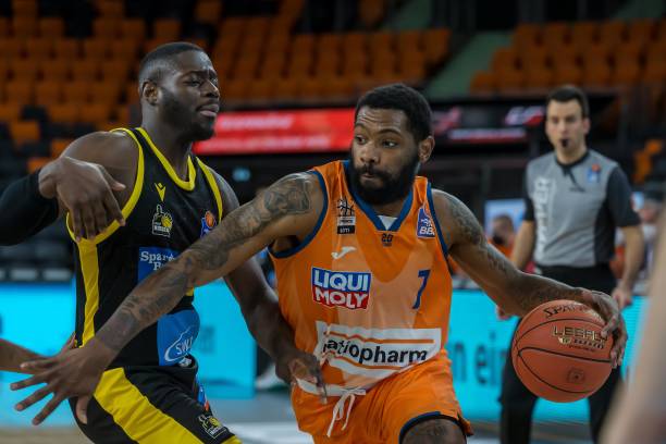 队领袖出现 队领袖出现